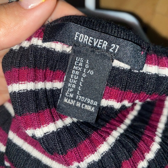 Forever 21 stripped crop top - Picture 2 of 2